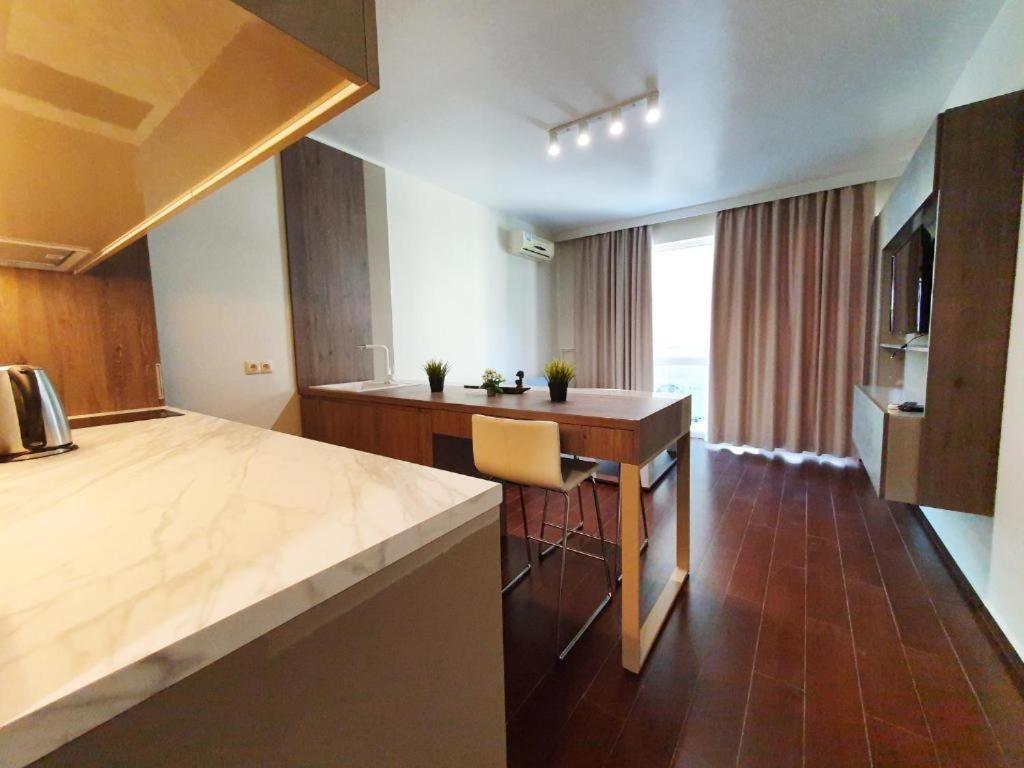 Atlantic Apartments Pomorie Buitenkant foto