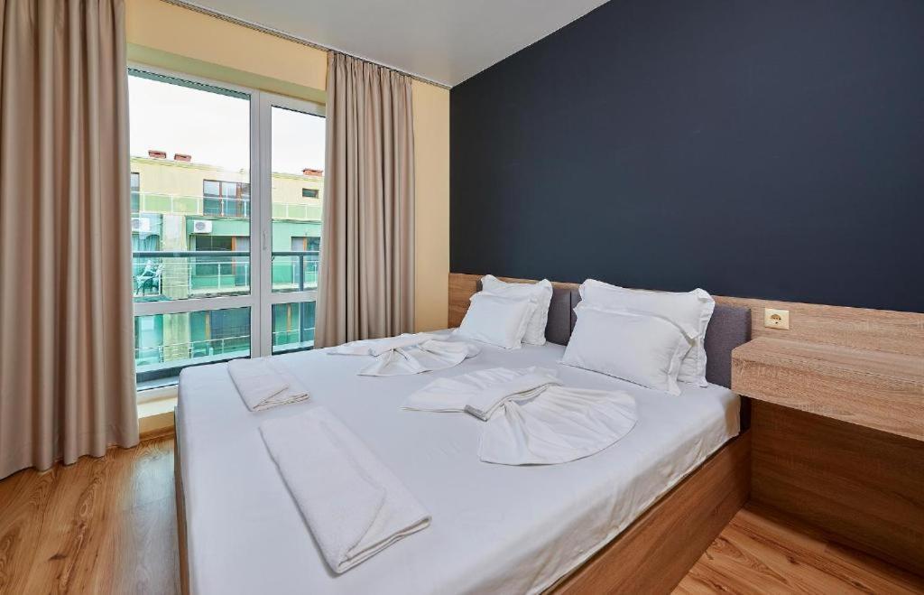 Atlantic Apartments Pomorie Buitenkant foto
